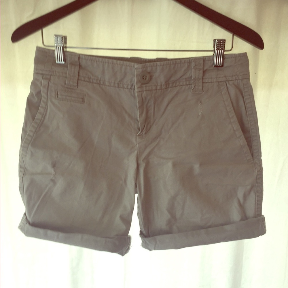 New York & Co light gray size 2 shorts